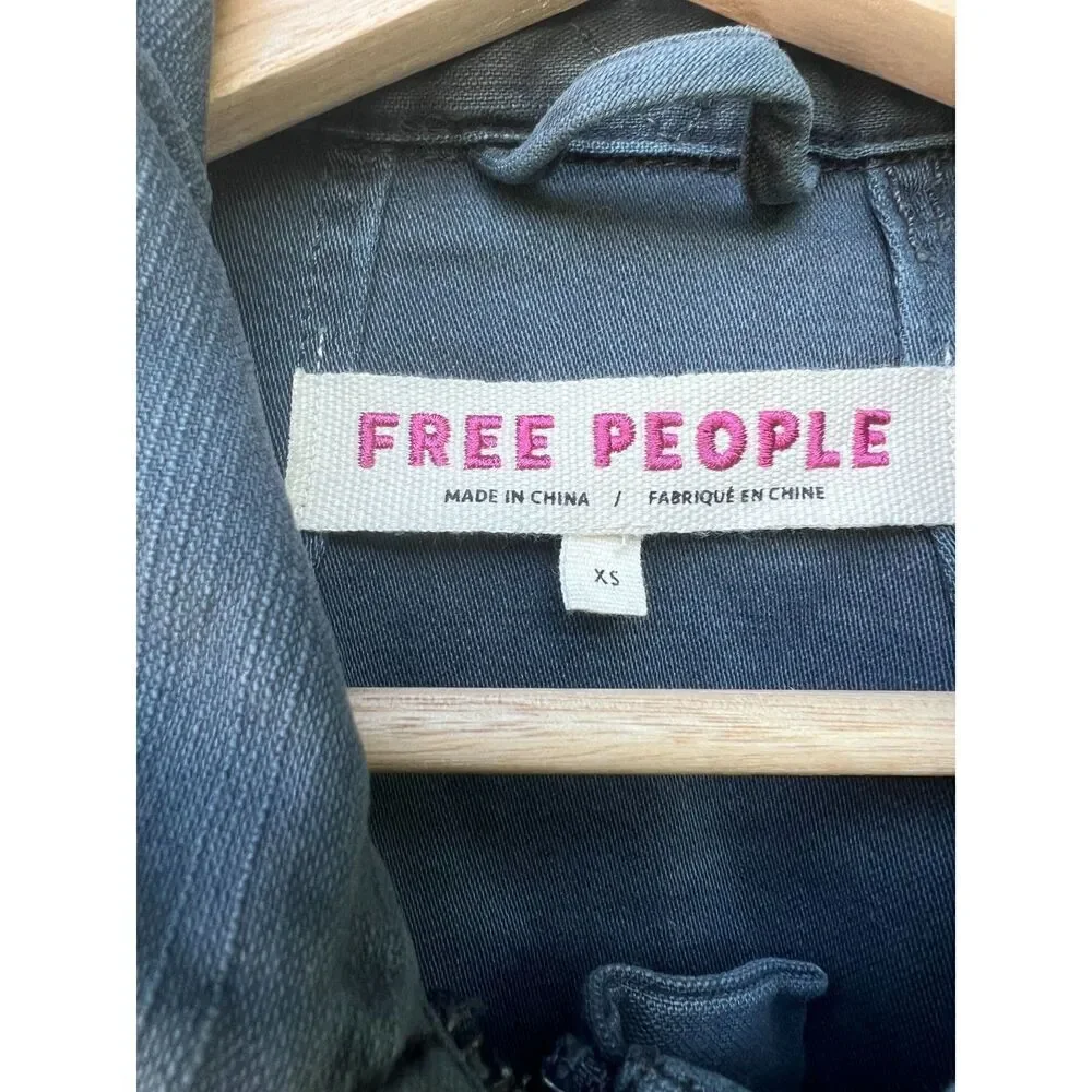 Free Peoples Denim Jacket blue oversize relaxed Cargo Coat Outfitters XS - Picture 3 of 11